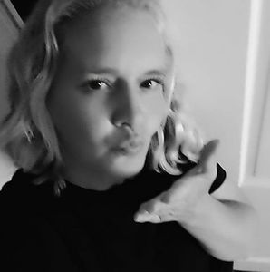 Meet your Posher, Amy rebecca